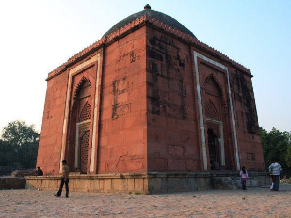 Lal Gumbad